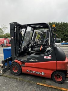 Lire la suite à propos de l’article Arrivage chariot élévateur FENWICK électrique 3t