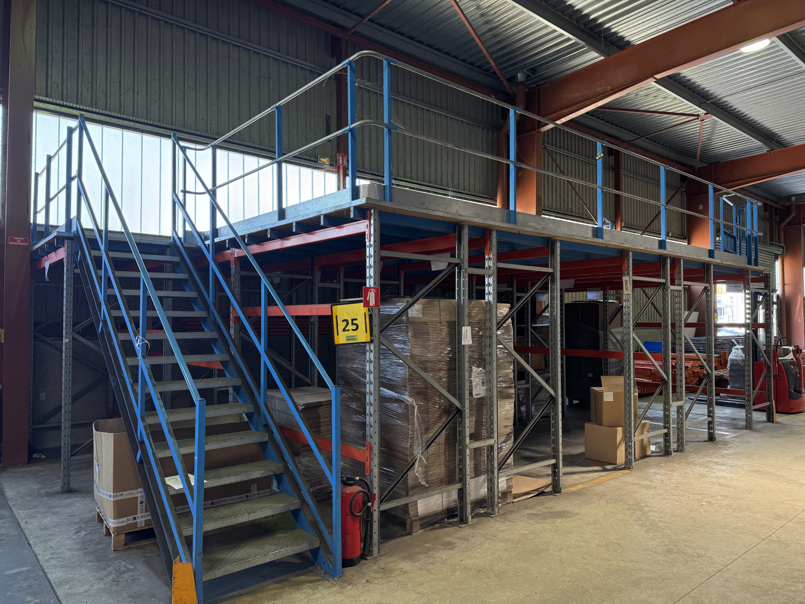 Lire la suite à propos de l’article Arrivage d’une mezzanine plateforme industrielle MANORGA de 52m2