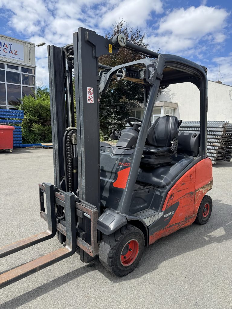 Vu d'ensemble du chariot élévateur