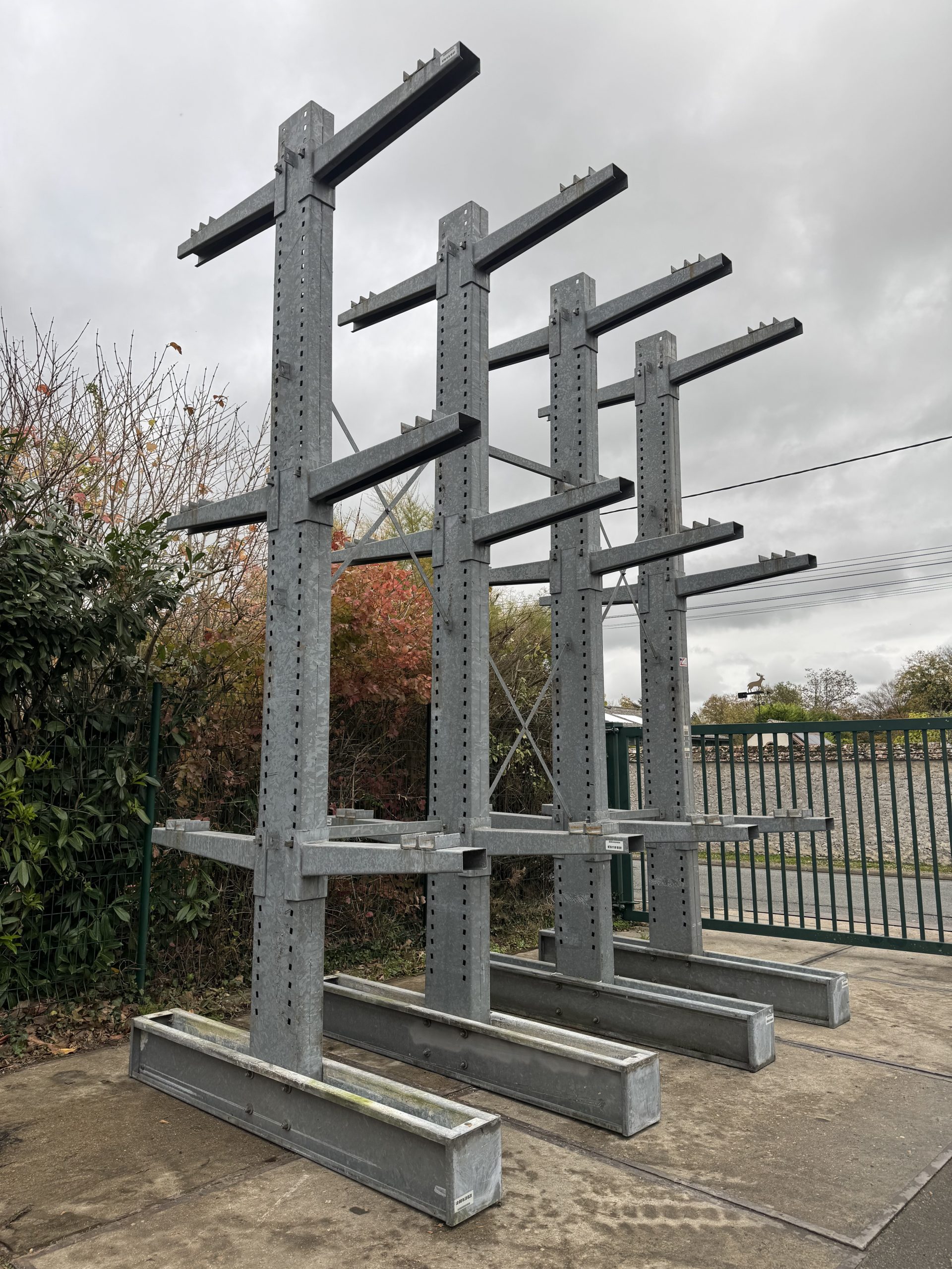 Lire la suite à propos de l’article Arrivage de cantilever ELVEDI en acier galvanisé