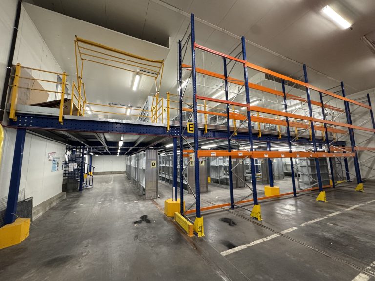 Une vue d'ensemble de la mezzanine