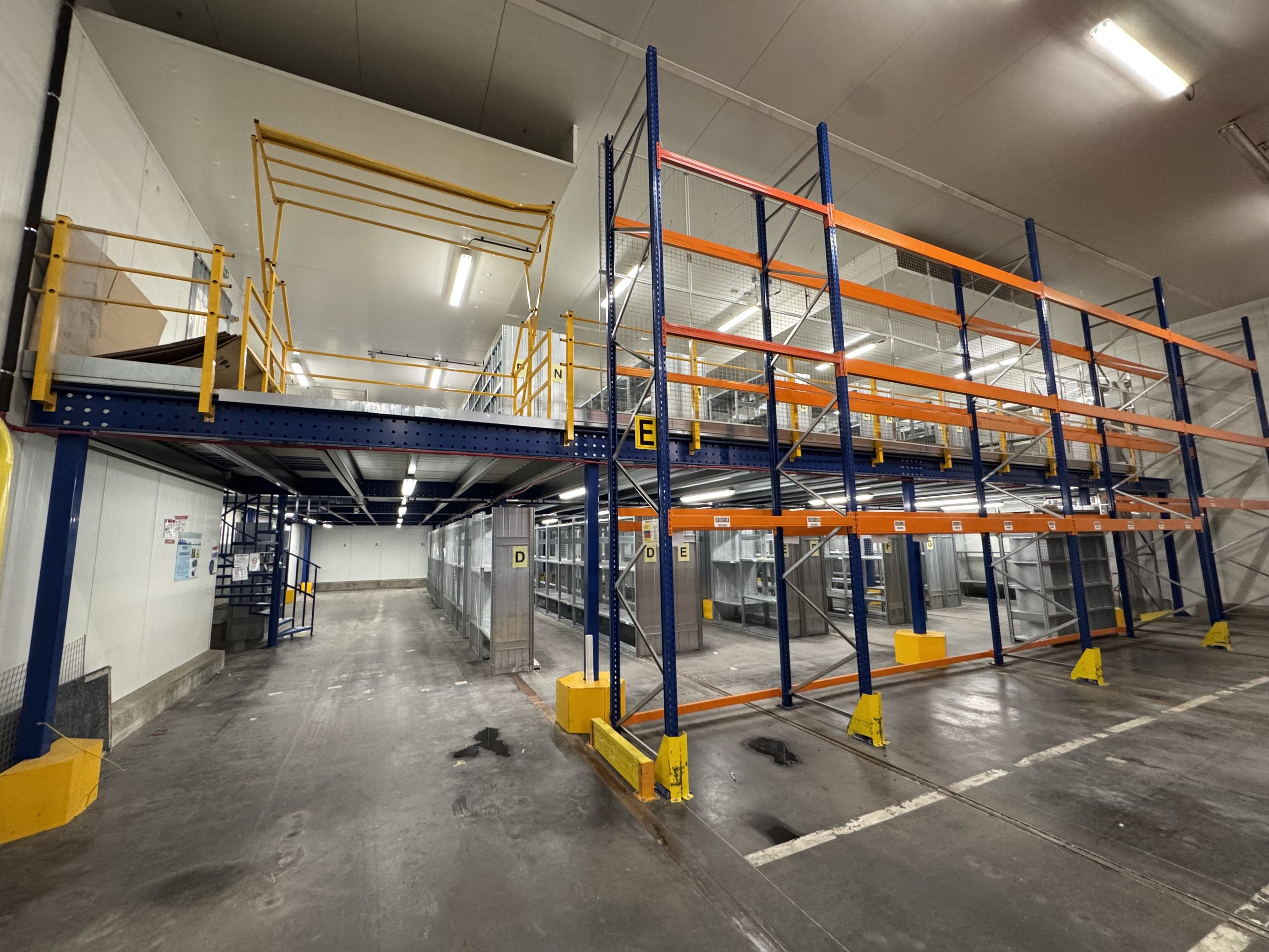 Lire la suite à propos de l’article Arrivages d’une mezzanine de 351m2 METALOG