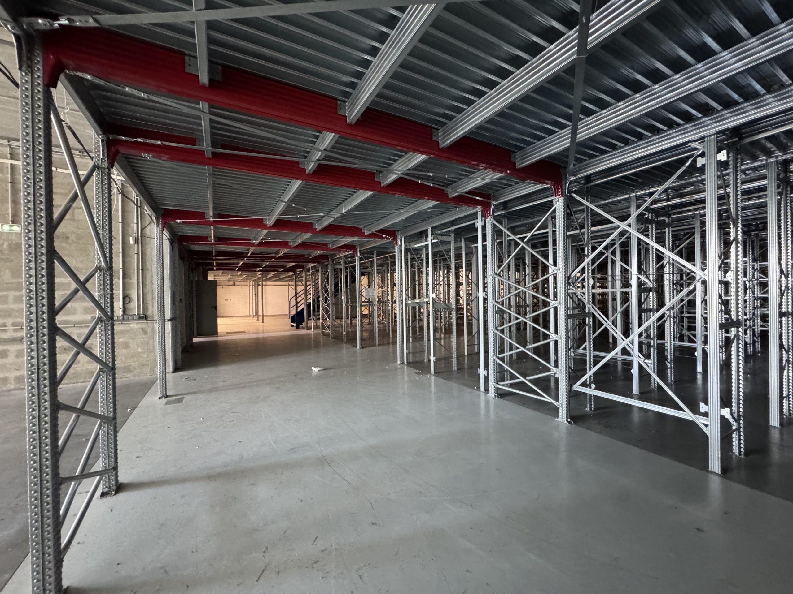 Lire la suite à propos de l’article Arrivage d&rsquo;une mezzanine METALISTEM de 195m2